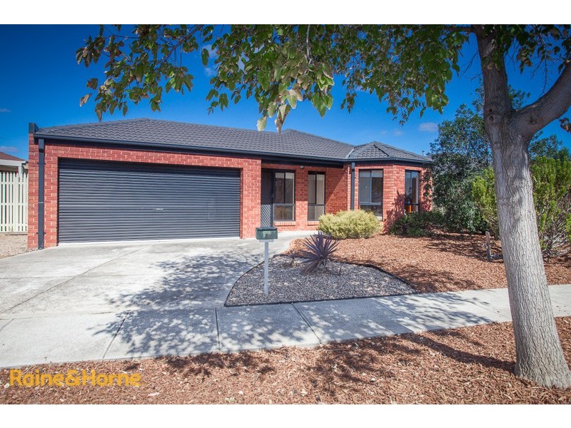 74 Cover Drive, Sunbury VIC 3429