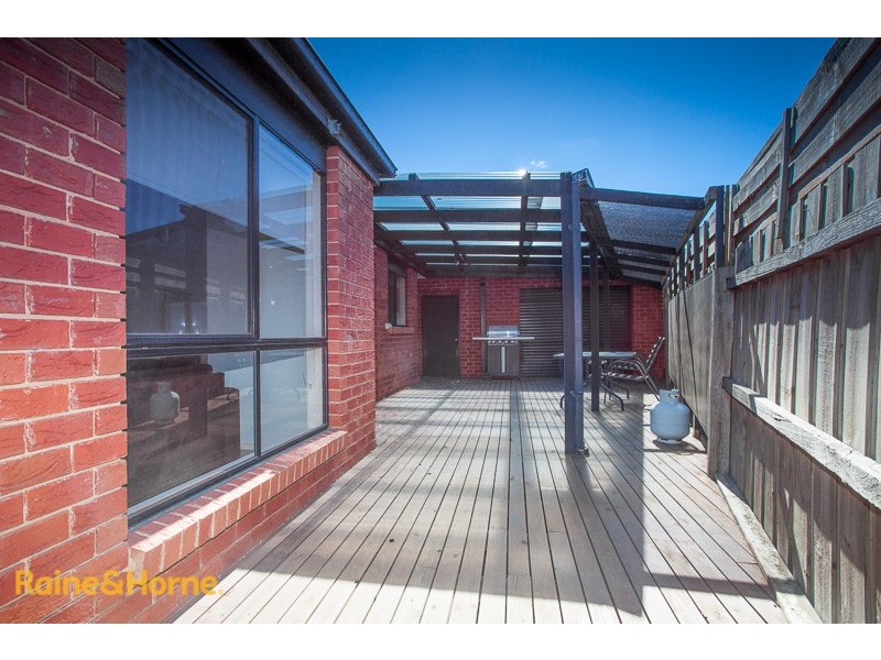 74 Cover Drive, Sunbury VIC 3429