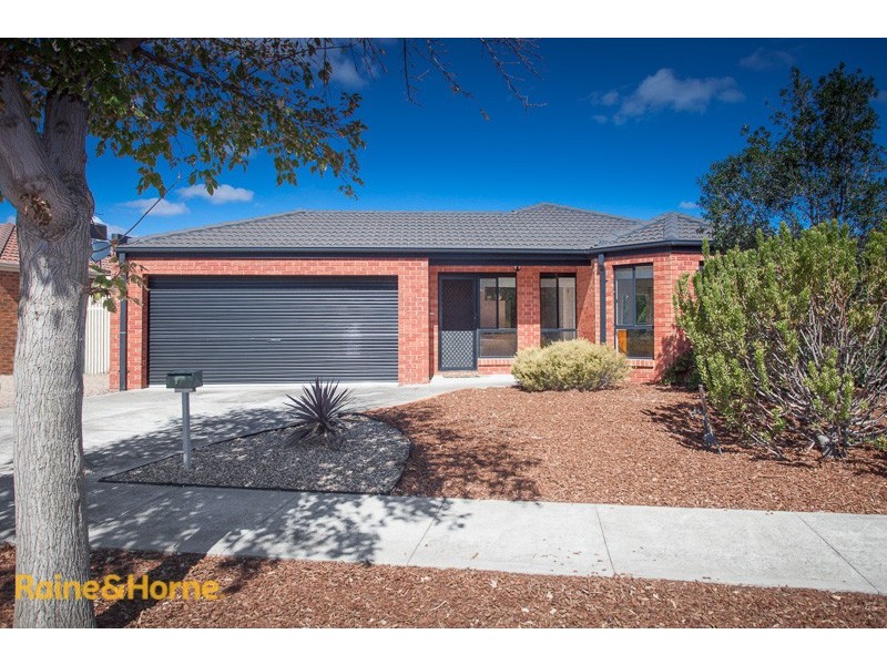 74 Cover Drive, Sunbury VIC 3429