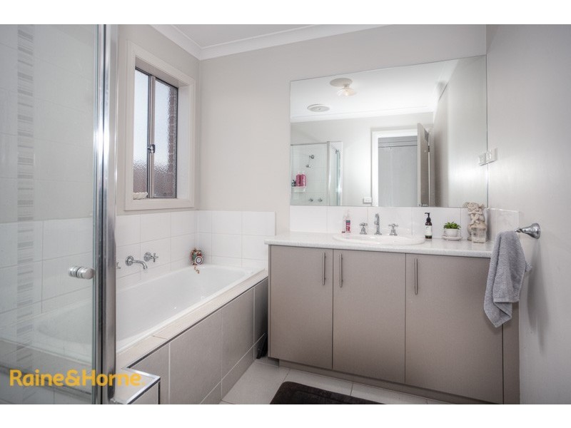 1/13 Pads Way, Sunbury VIC 3429