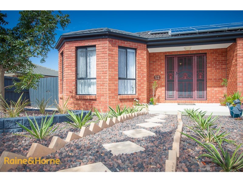 52 Burge Drive, Sunbury VIC 3429