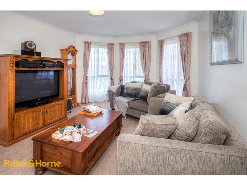 52 Burge Drive, Sunbury VIC 3429