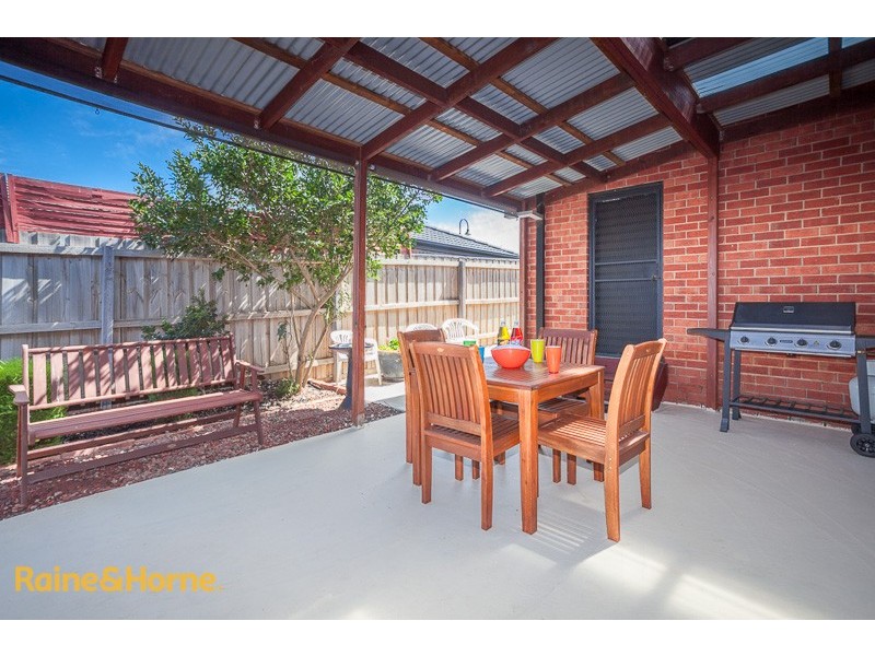 52 Burge Drive, Sunbury VIC 3429