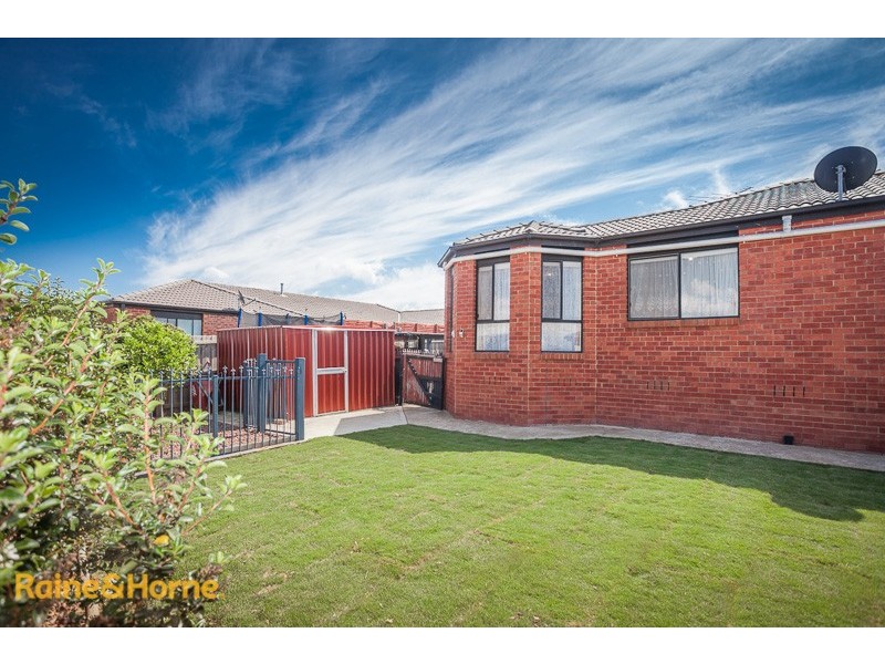 52 Burge Drive, Sunbury VIC 3429