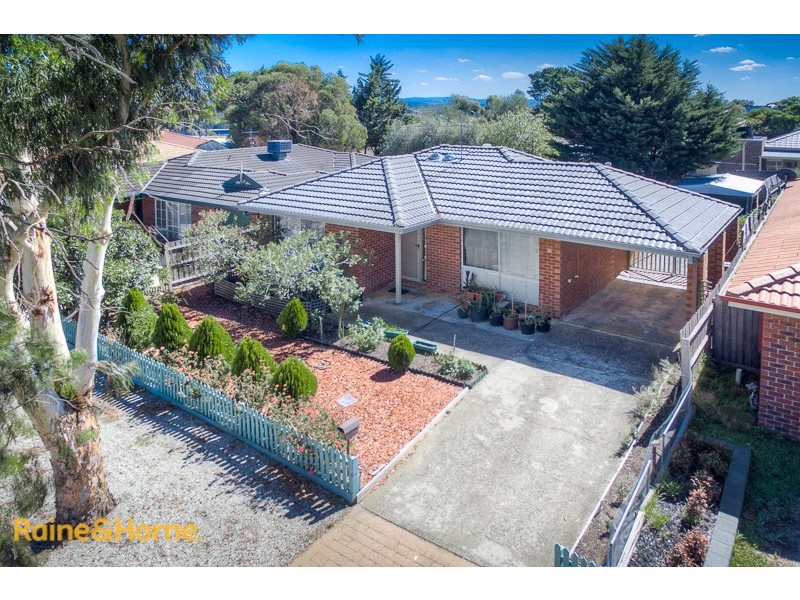 23 La Perouse Close, Sunbury VIC 3429