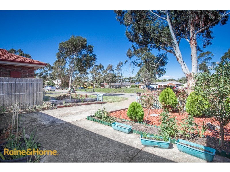 23 La Perouse Close, Sunbury VIC 3429