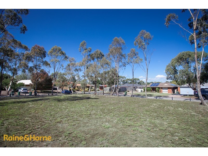23 La Perouse Close, Sunbury VIC 3429