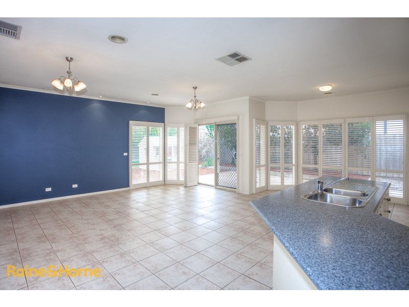 14 Yallop Crescent, Sunbury VIC 3429