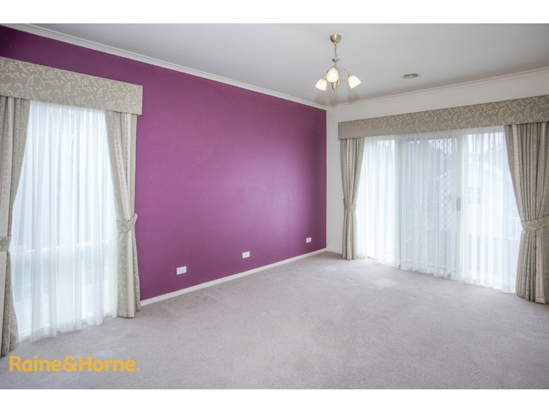14 Yallop Crescent, Sunbury VIC 3429