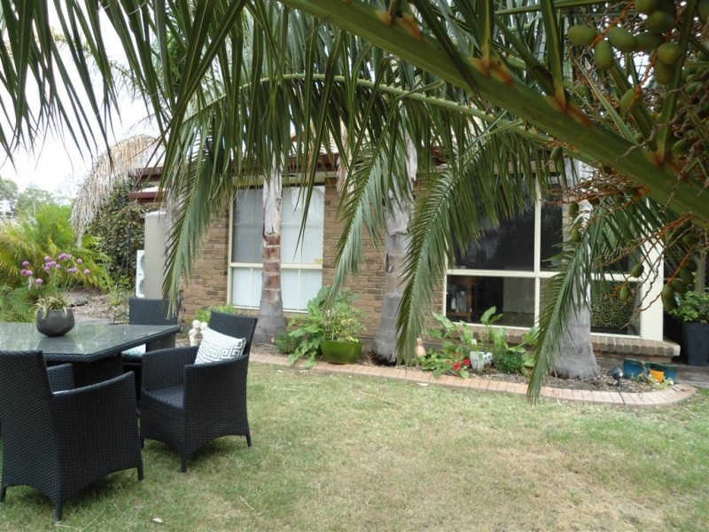 2 Fullbrook Drive, Sunbury VIC 3429