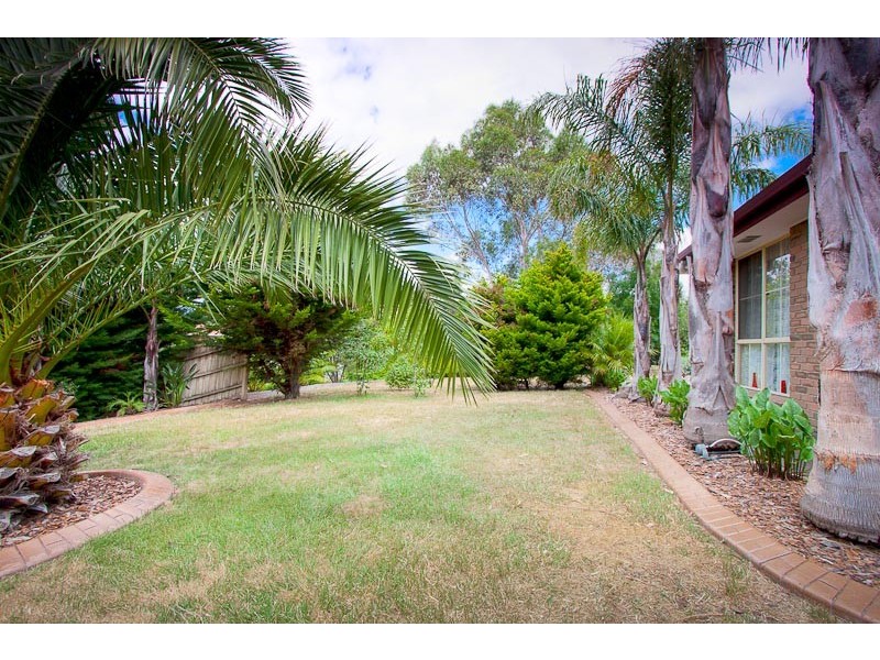2 Fullbrook Drive, Sunbury VIC 3429