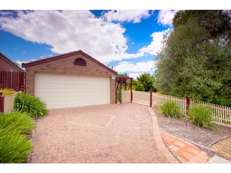 2 Fullbrook Drive, Sunbury VIC 3429