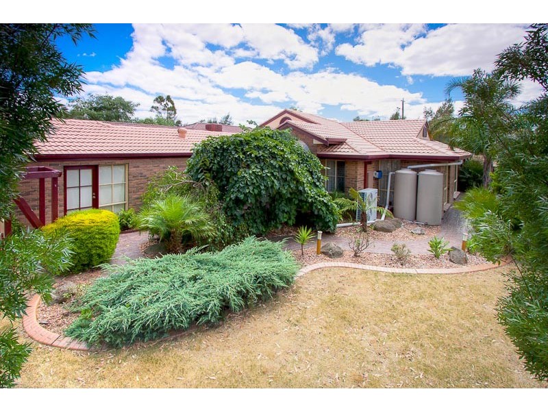 2 Fullbrook Drive, Sunbury VIC 3429