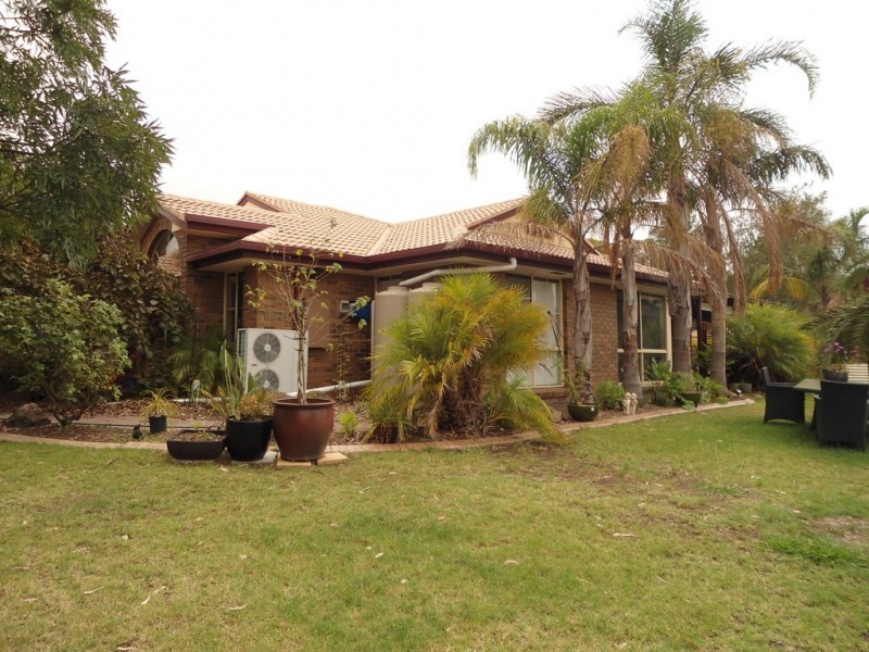 2 Fullbrook Drive, Sunbury VIC 3429