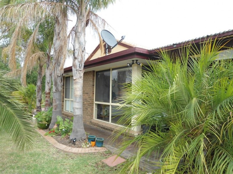 2 Fullbrook Drive, Sunbury VIC 3429