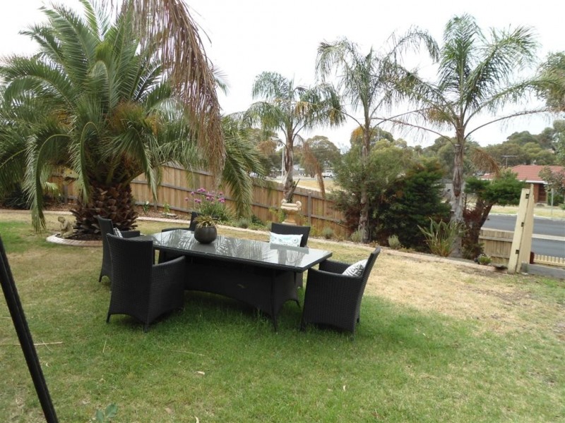 2 Fullbrook Drive, Sunbury VIC 3429