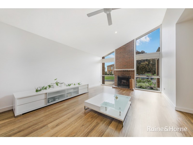 6 Harcombe Drive, Sunbury VIC 3429