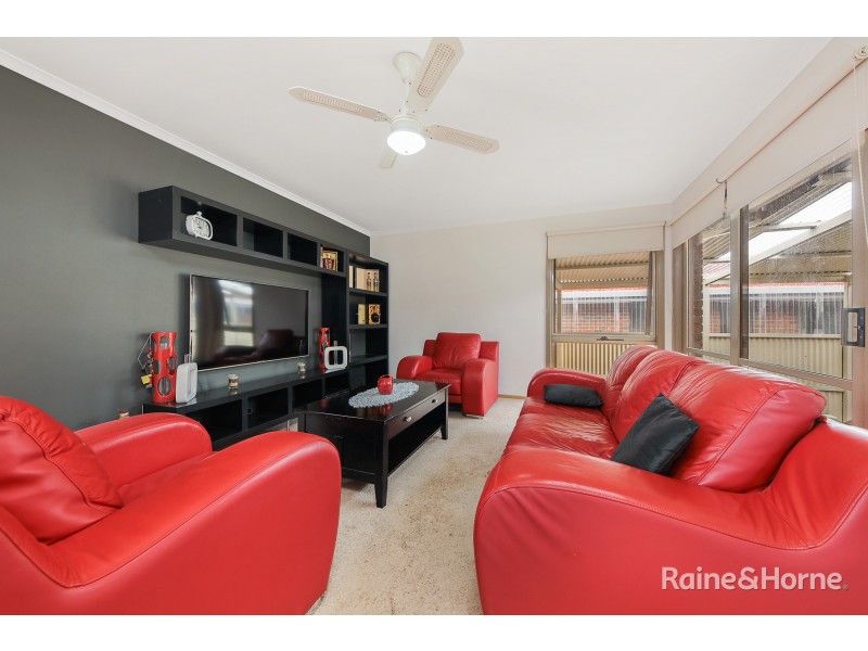 6 Harcombe Drive, Sunbury VIC 3429