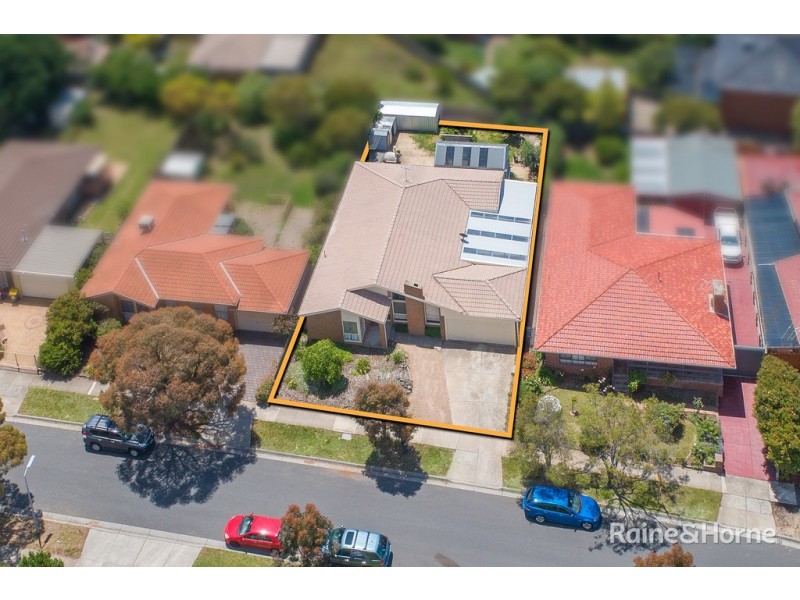6 Harcombe Drive, Sunbury VIC 3429