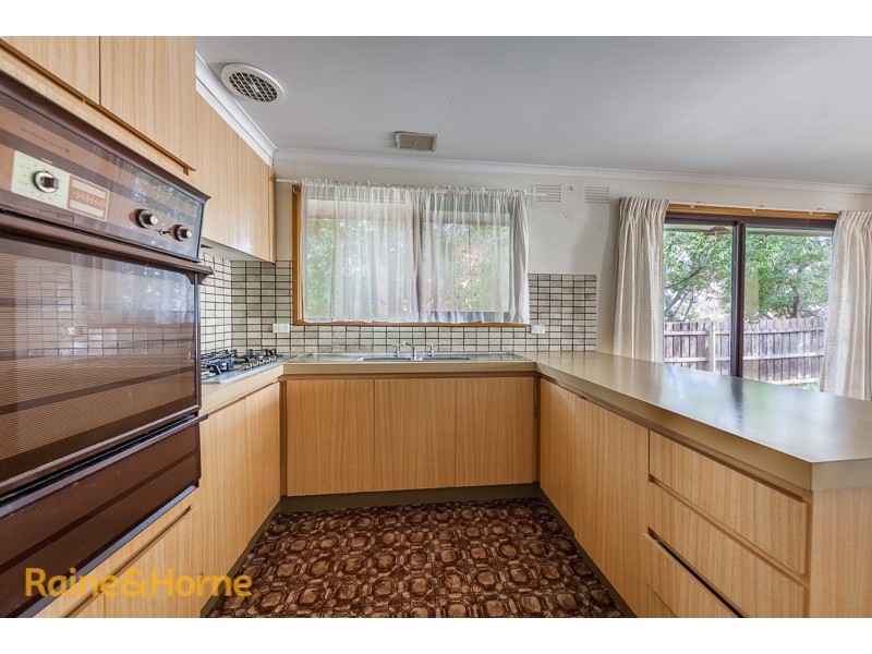 31 Barkly Street, Sunbury VIC 3429