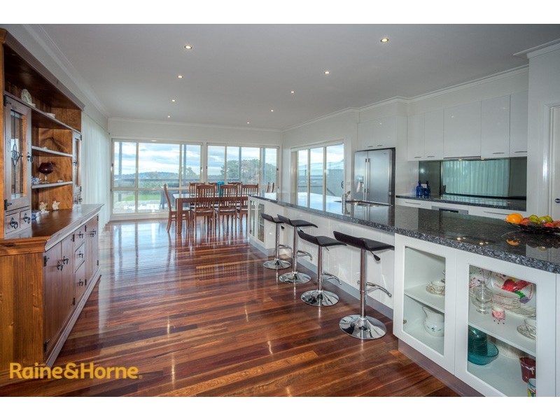 14 Sambell Road, Sunbury VIC 3429