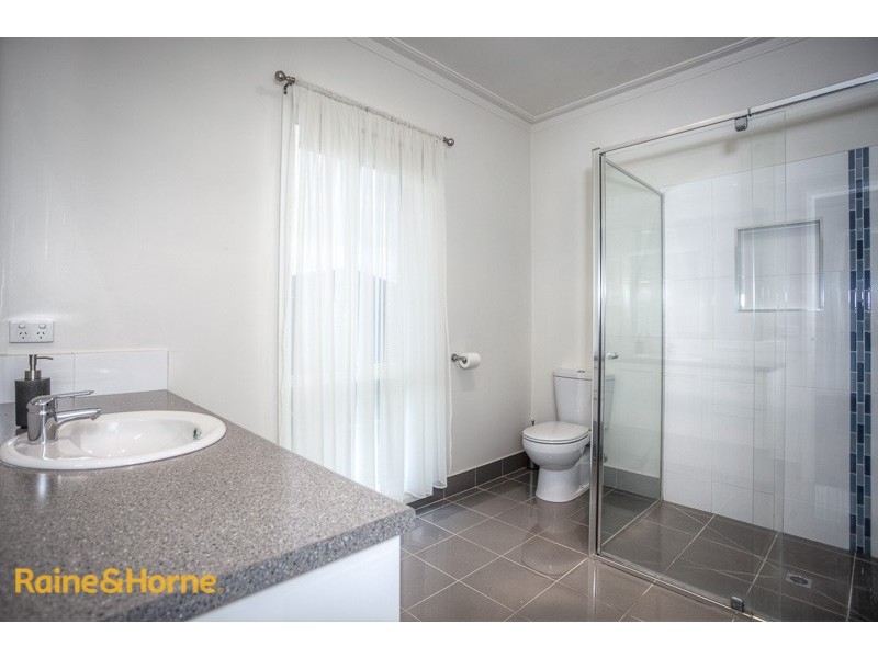 14 Sambell Road, Sunbury VIC 3429