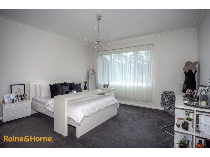 14 Sambell Road, Sunbury VIC 3429