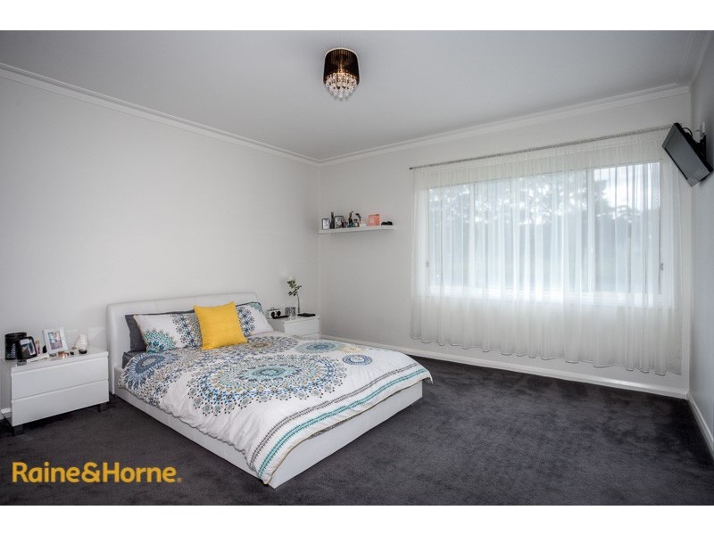 14 Sambell Road, Sunbury VIC 3429