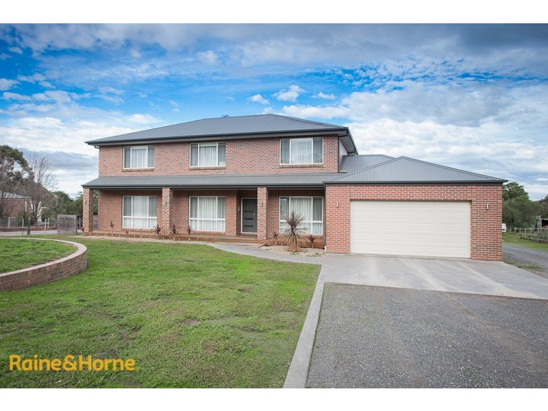 14 Sambell Road, Sunbury VIC 3429
