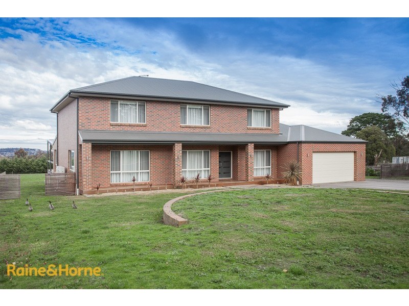 14 Sambell Road, Sunbury VIC 3429