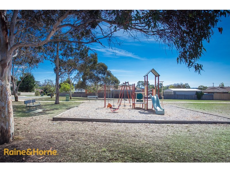 8 Flinders Street, Sunbury VIC 3429