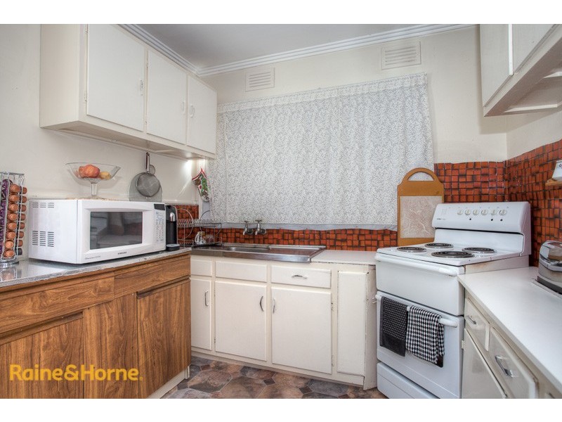 8 Flinders Street, Sunbury VIC 3429