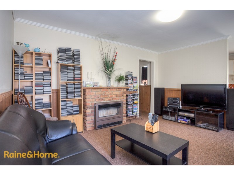 8 Flinders Street, Sunbury VIC 3429