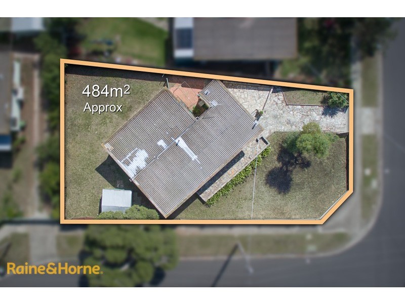 8 Flinders Street, Sunbury VIC 3429