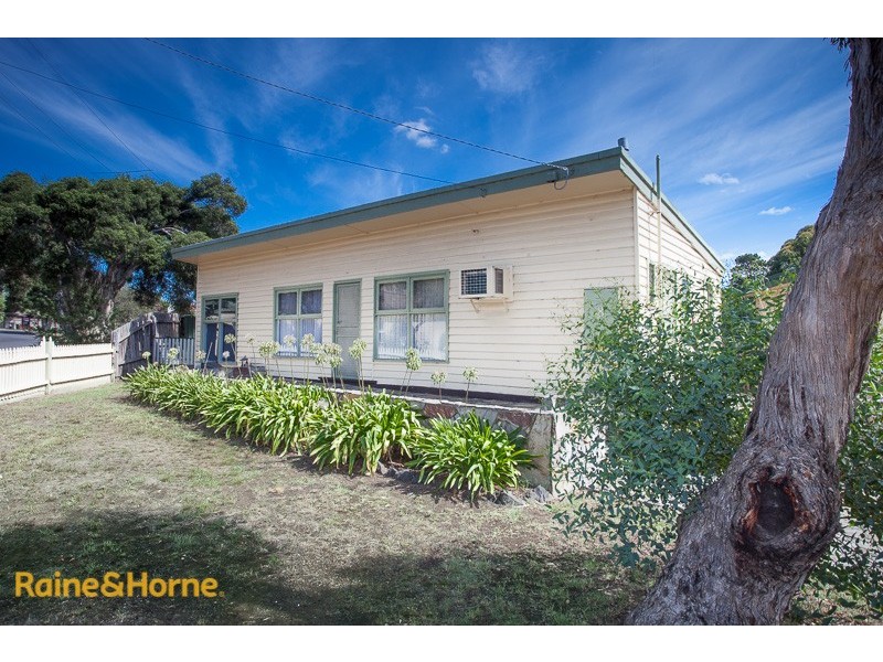8 Flinders Street, Sunbury VIC 3429