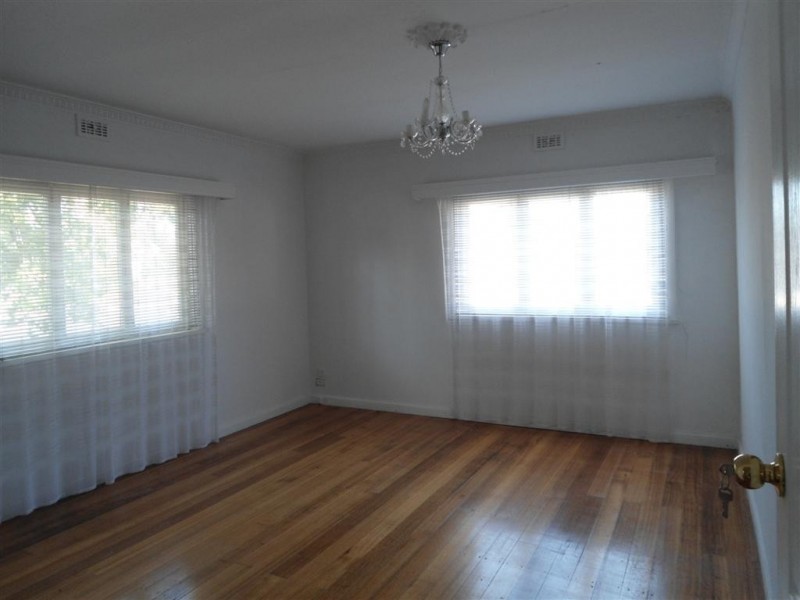 11 Riddell Road, Sunbury VIC 3429