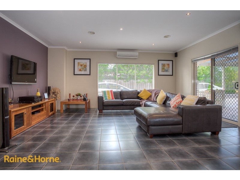 7 Chestnut Way, Sunbury VIC 3429