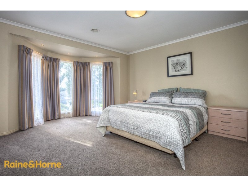 7 Chestnut Way, Sunbury VIC 3429