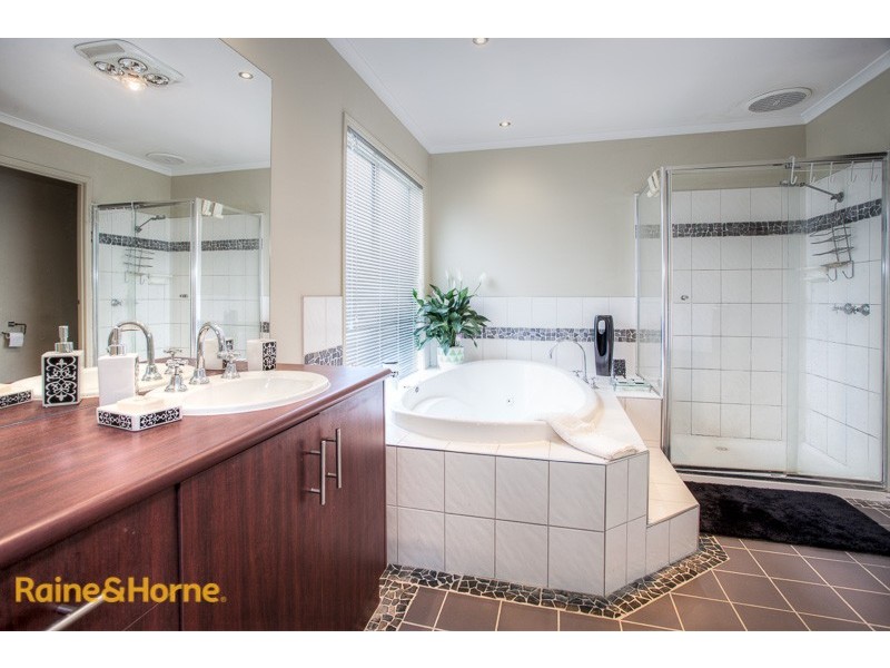 7 Chestnut Way, Sunbury VIC 3429