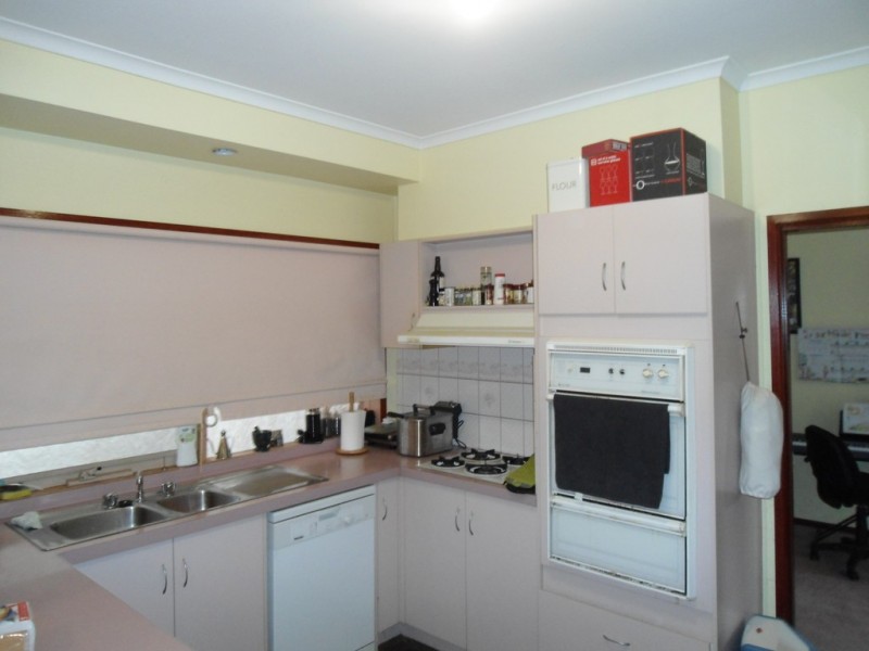 21 WESTWARD HO DRIVE, Sunbury VIC 3429