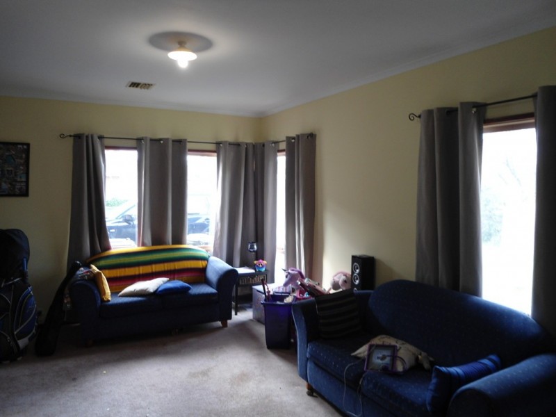 21 WESTWARD HO DRIVE, Sunbury VIC 3429