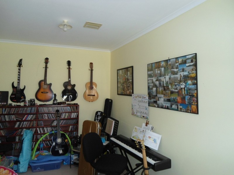 21 WESTWARD HO DRIVE, Sunbury VIC 3429