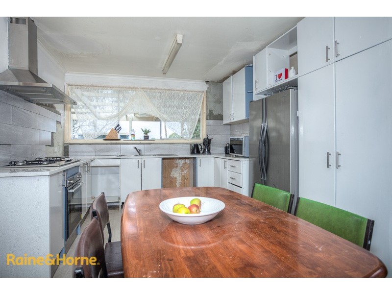 17 Gilchrist Crescent, Sunbury VIC 3429