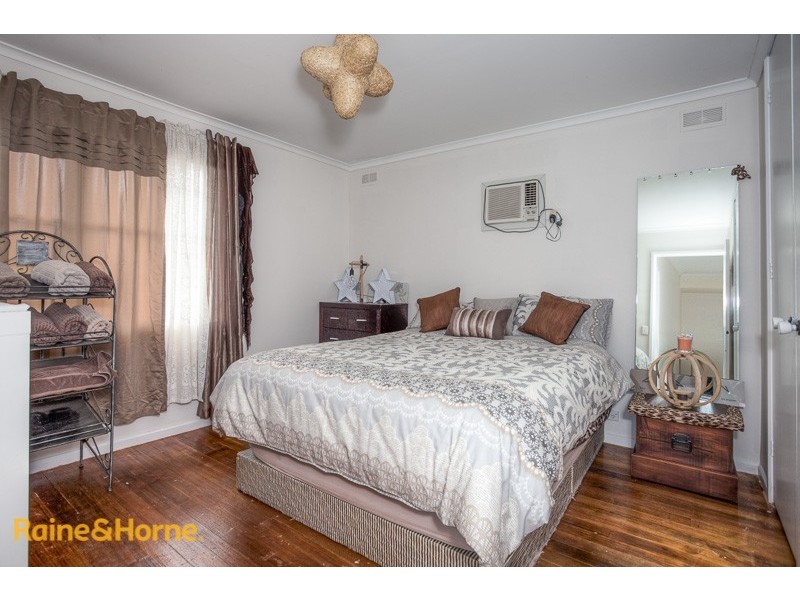 17 Gilchrist Crescent, Sunbury VIC 3429