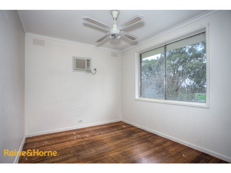 17 Gilchrist Crescent, Sunbury VIC 3429