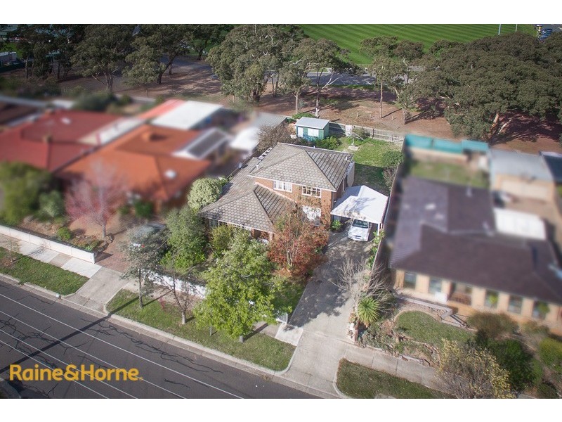 17 Gilchrist Crescent, Sunbury VIC 3429