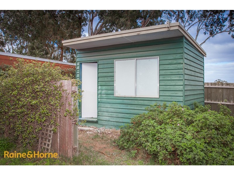 17 Gilchrist Crescent, Sunbury VIC 3429