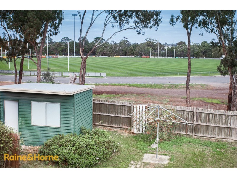 17 Gilchrist Crescent, Sunbury VIC 3429