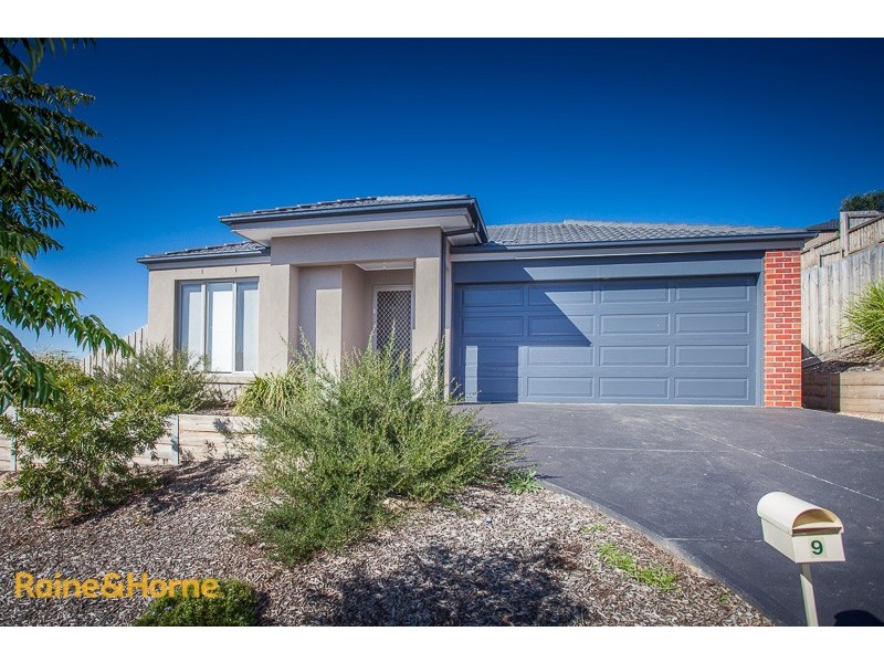 9 Broomfield Avenue, Sunbury VIC 3429