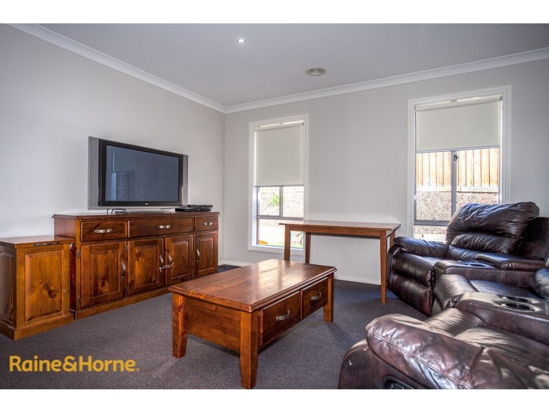 9 Broomfield Avenue, Sunbury VIC 3429
